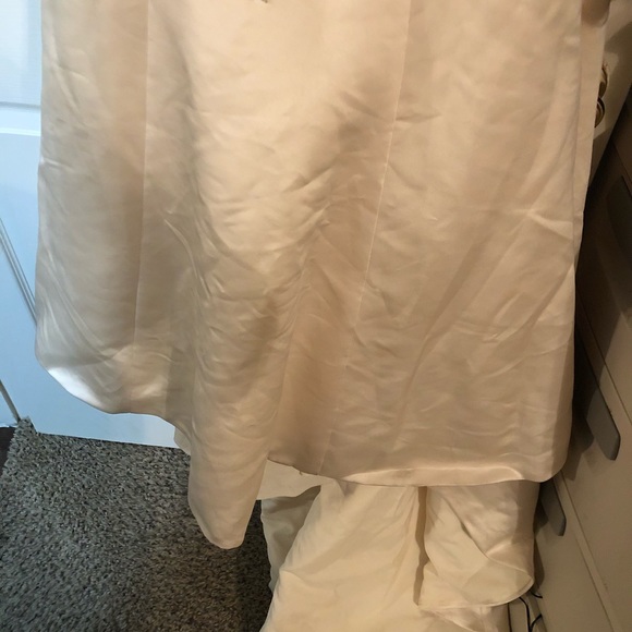 Wedding Dress - Picture 4 of 6